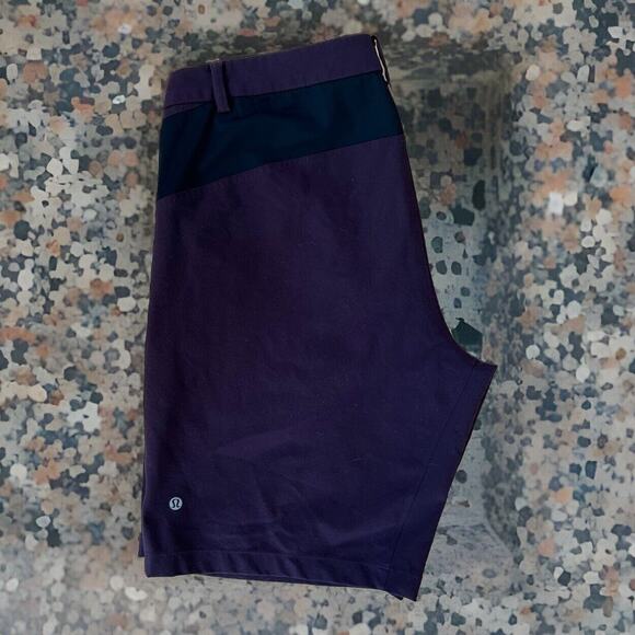 Lululemon Commission Shorts 34 Maroon Black Workout Athleisure Sportswear - Picture 1 of 6